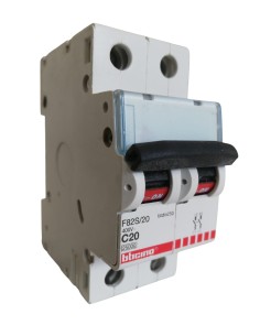 Bticino btdin250 disyuntor automático 2p 20a 25ka f82s//20